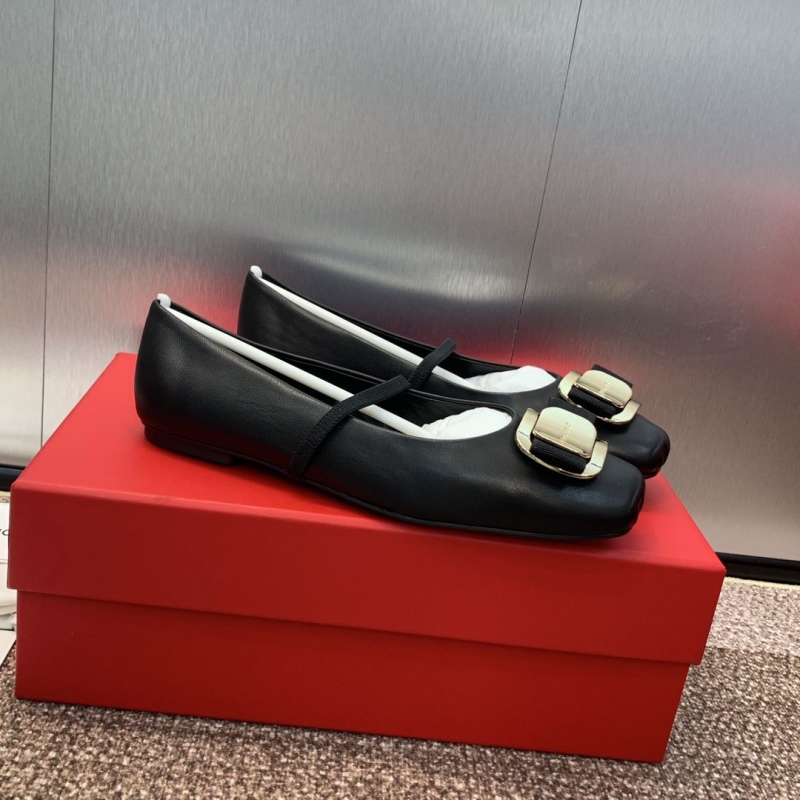 Ferragamo flat shoes